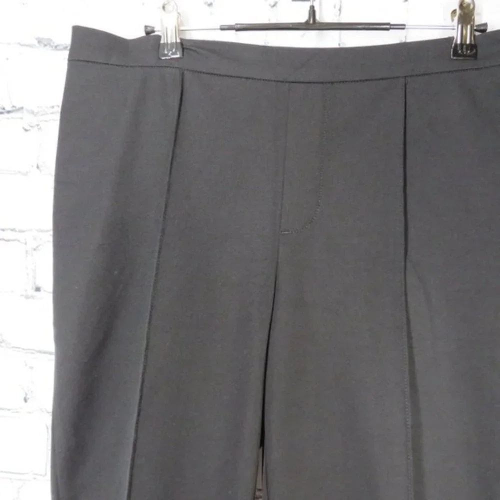 Women's Stretch Pedal Pushers with Pintucks - Black - Picture 4 of 6